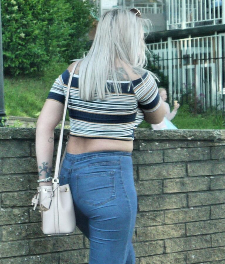 Free porn pics of Tight jeans and a curvy ass 7 of 22 pics