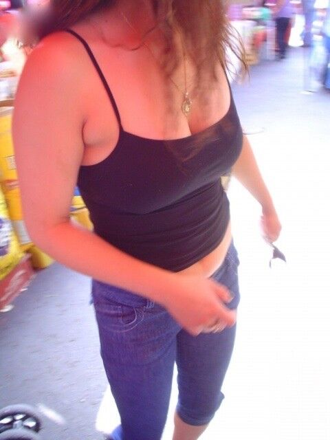 Free porn pics of MEXICAN GIRL TEASING IN A OPEN AIR MARKET 6 of 9 pics