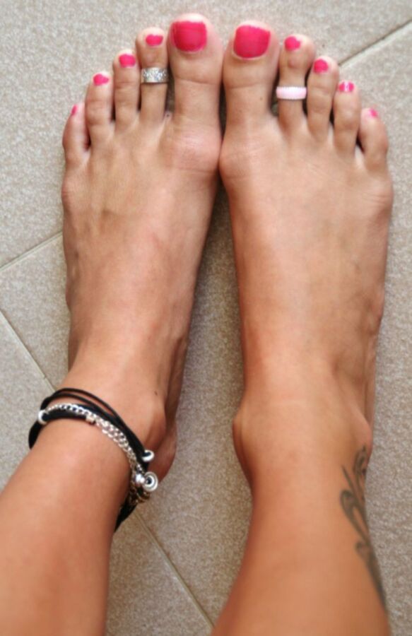 Free porn pics of Veronika feet 12 of 67 pics