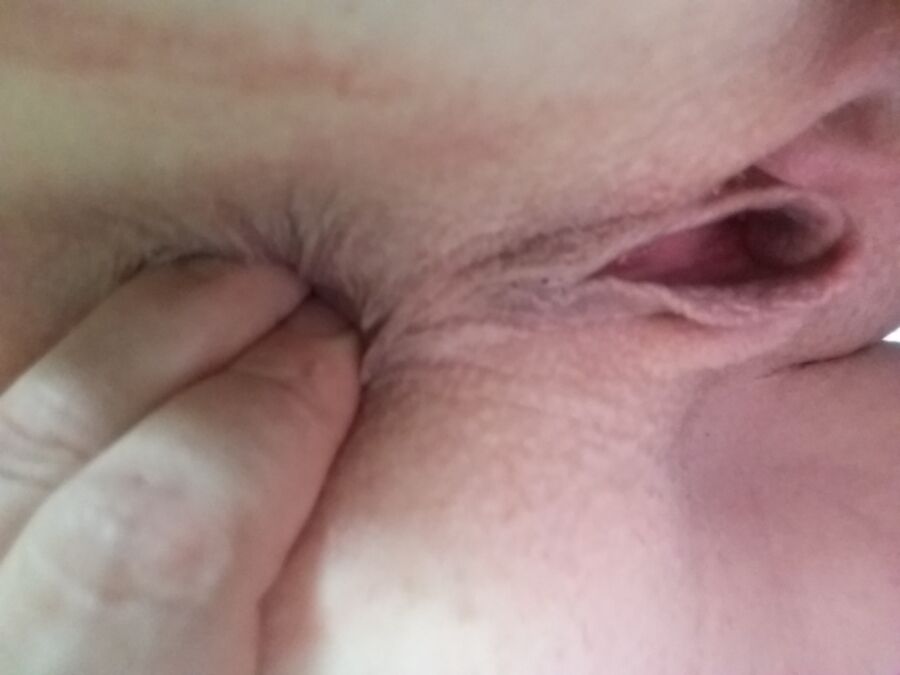 Free porn pics of Mature anal slut. 2 of 3 pics