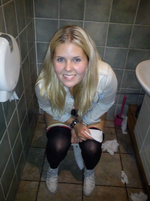 toilet women voyeur gallerry