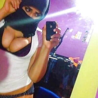 Free porn pics of MUSLIM WHORES! 14 of 25 pics