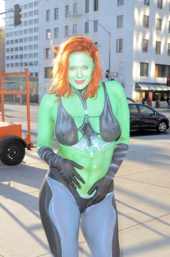 Free porn pics of Maitland Ward Bodypaint Pussy Flash  14 of 15 pics