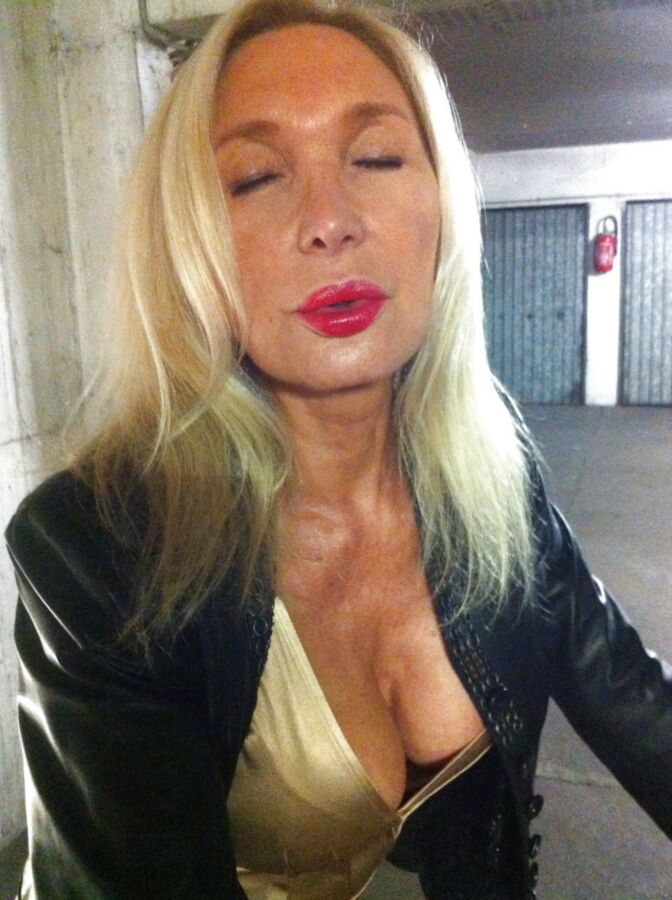 Free porn pics of Mature French Amateur Lisa 19 of 101 pics