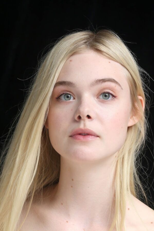 Free porn pics of Elle Fanning Gallery  20 of 27 pics