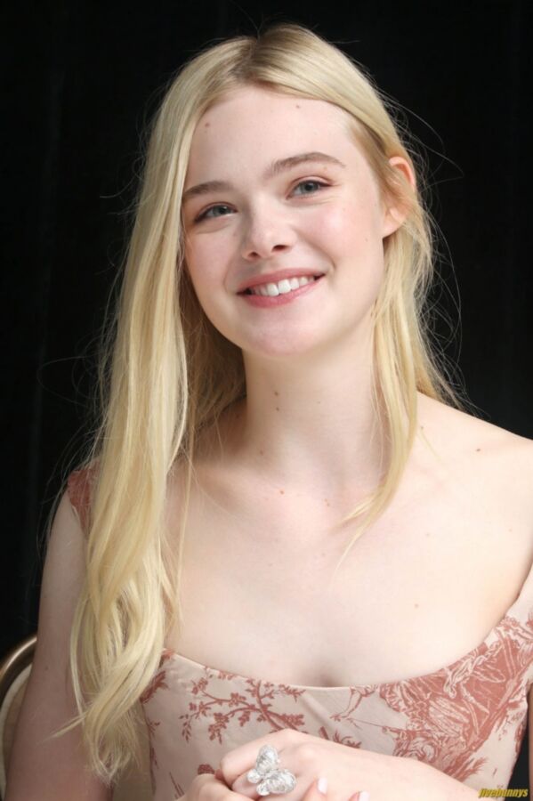 Free porn pics of Elle Fanning Gallery  21 of 27 pics