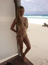Free porn pics of Avril Lavigne 9 of 22 pics