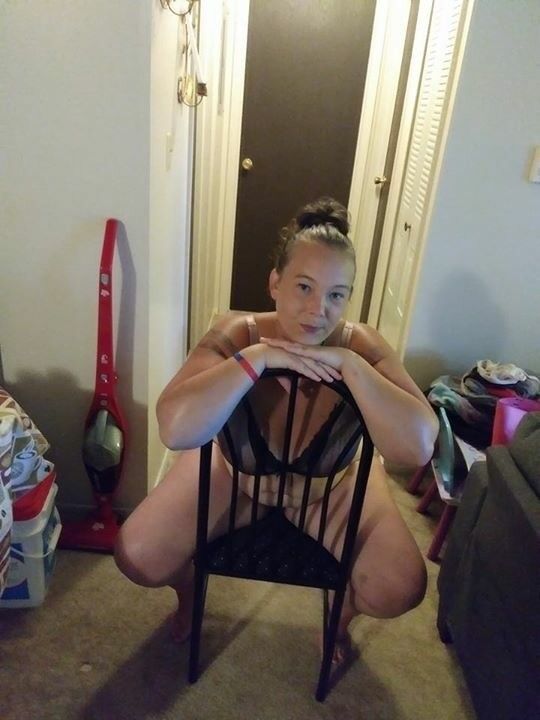 Free porn pics of Thick Hoe  9 of 15 pics