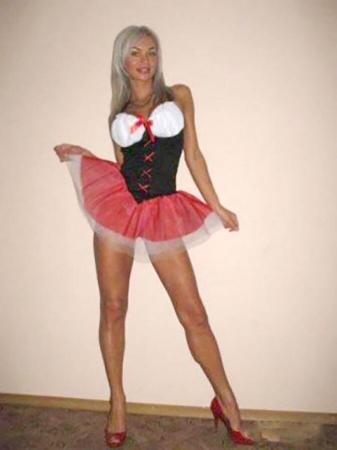 Free porn pics of Fesche Madln im Dirndl zum Dreisigst`n 7 of 100 pics