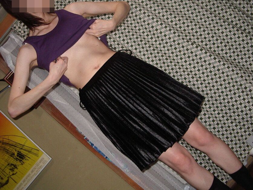 Free porn pics of new skirt from my boyfriend 2 of 2 pics