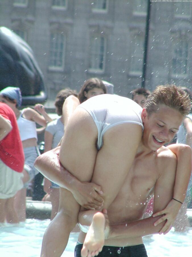 Free porn pics of Candid pics of teen enjoying herself at Trafalgar Square 20 of 94 pics