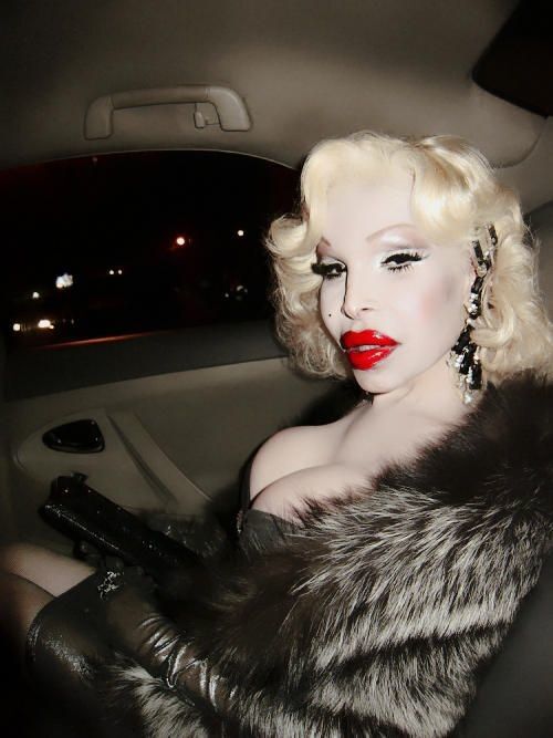 Free porn pics of Amanda Lepore (Furs, Gloves, Tits, Lips) 3 of 461 pics