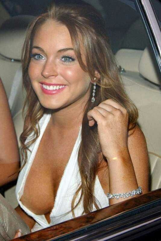 Free porn pics of Lindsay Lohan is a SLUT 14 of 56 pics
