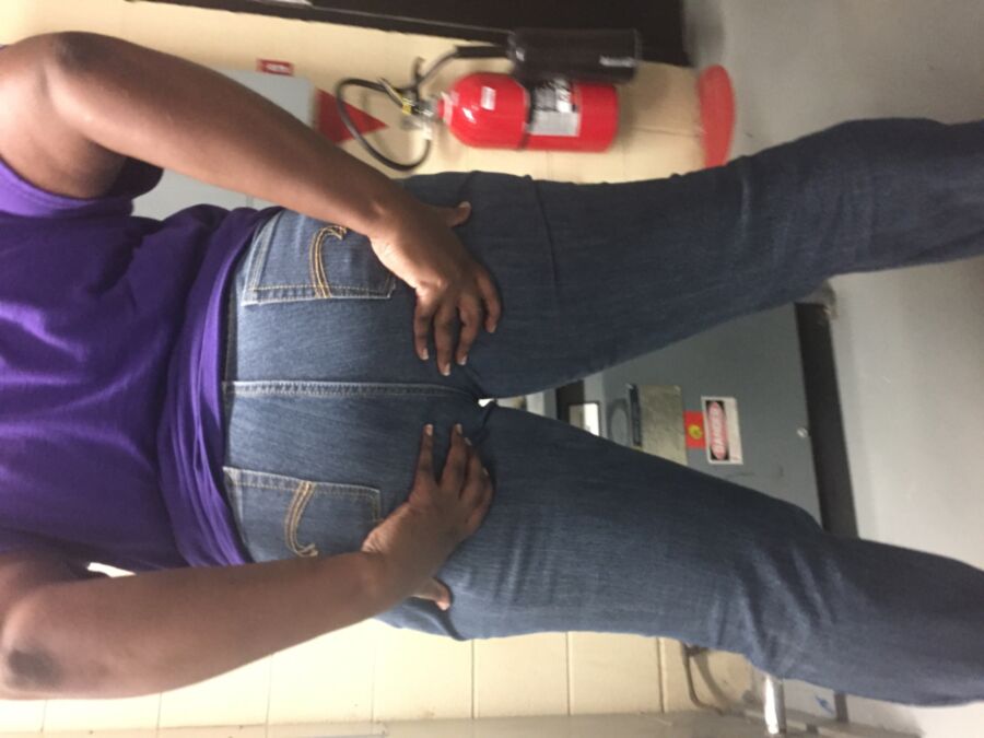 Free porn pics of Bbw ass in jean @ work 5 of 14 pics