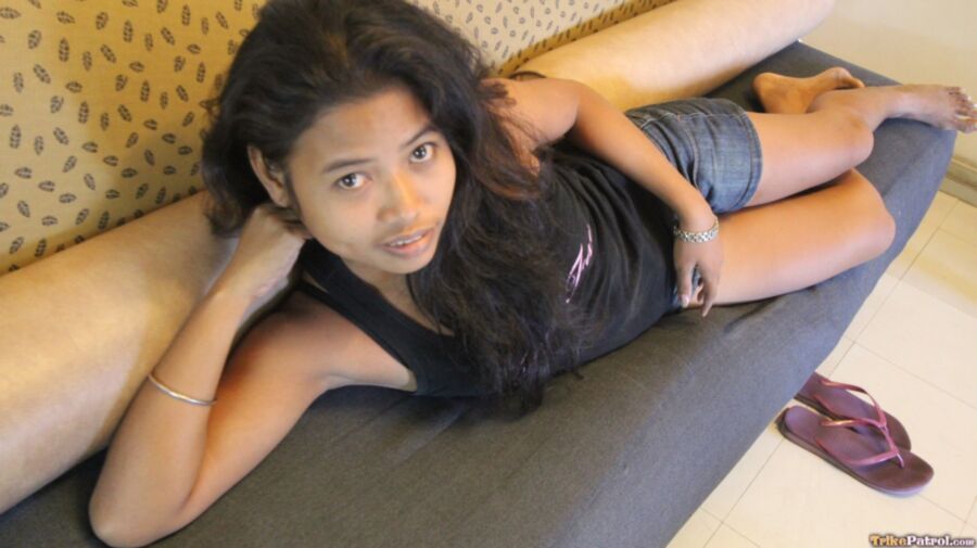 Free porn pics of Filipina Rose has a nice Bush 21 of 163 pics