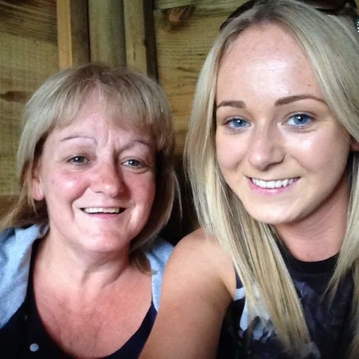 Free porn pics of Real mothers and daughters. Please comment degrade abuse 7 of 9 pics