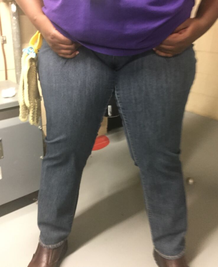 Free porn pics of Bbw ass in jean @ work 11 of 14 pics