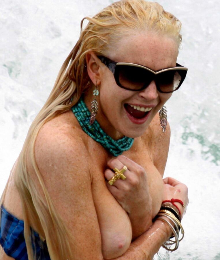 Free porn pics of Lindsay Lohan is a SLUT 3 of 56 pics
