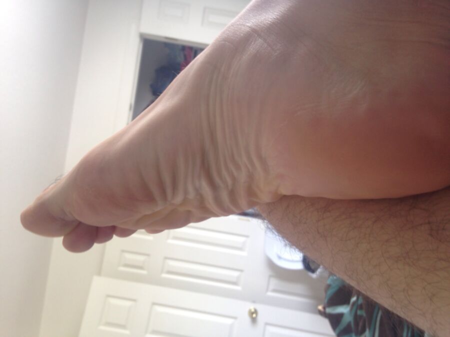 Free porn pics of Male amater soles 23 of 46 pics