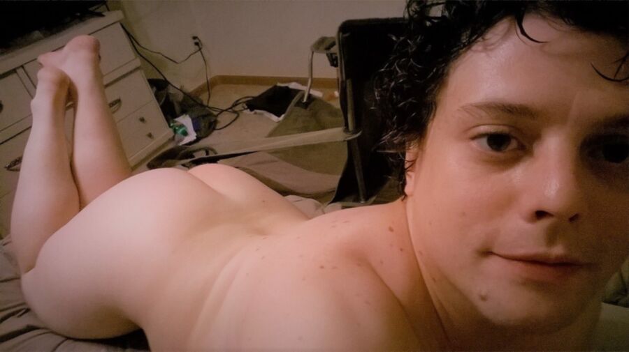 Free porn pics of naked boy 2 of 2 pics