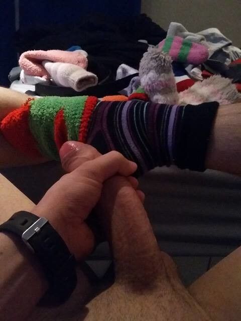 Free porn pics of Cum on fuzzy socks and socks!!  7 of 10 pics