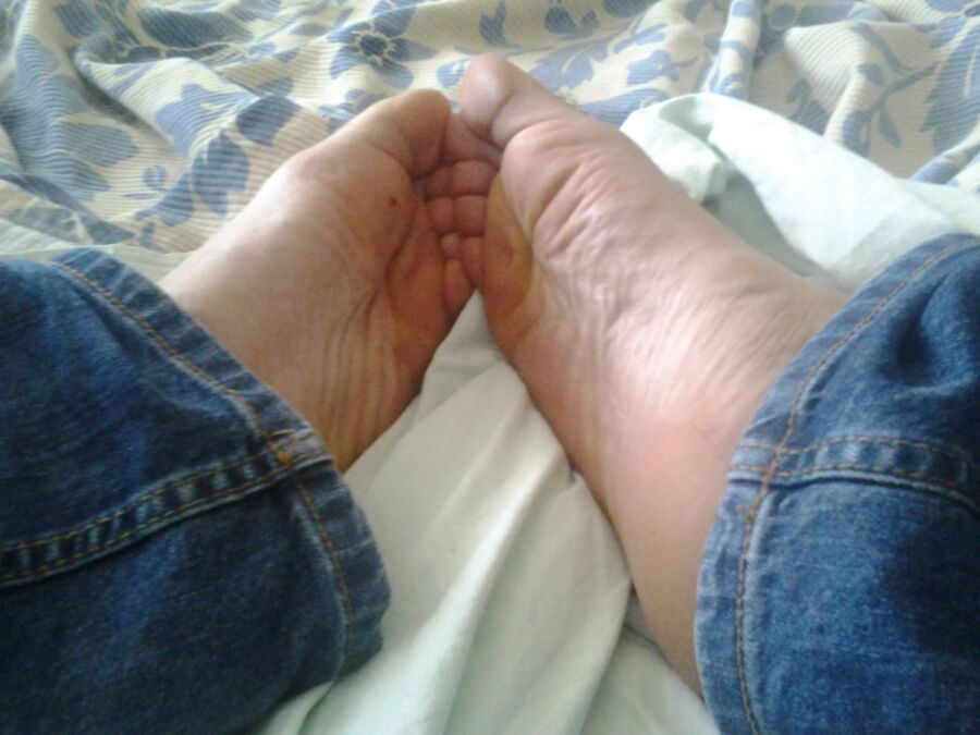 Free porn pics of Male amater soles 16 of 46 pics