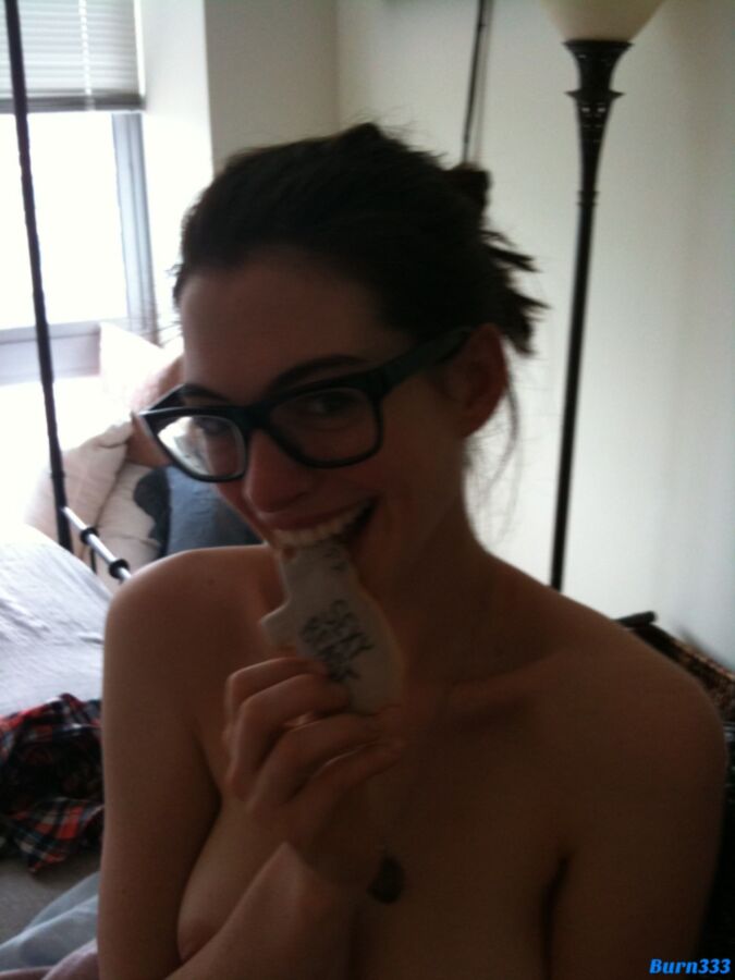 Free porn pics of Anne Hathaway Leaked 2 of 10 pics