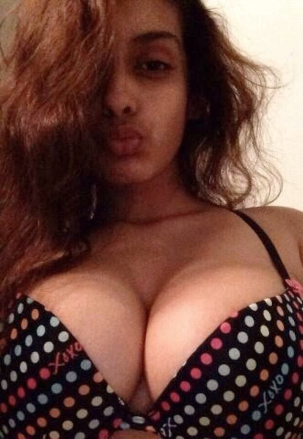 Free porn pics of Arab whore selfies - huge titties 9 of 13 pics