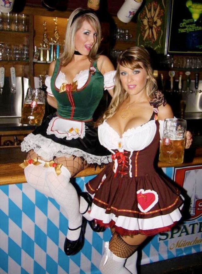 Free porn pics of Fesche Madln im Dirndl zum Sechsundreisigst`n 11 of 100 pics