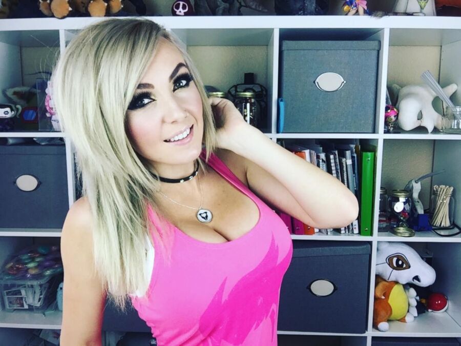 Free porn pics of Abspritzhilfen - Jessica Nigri 5 of 128 pics