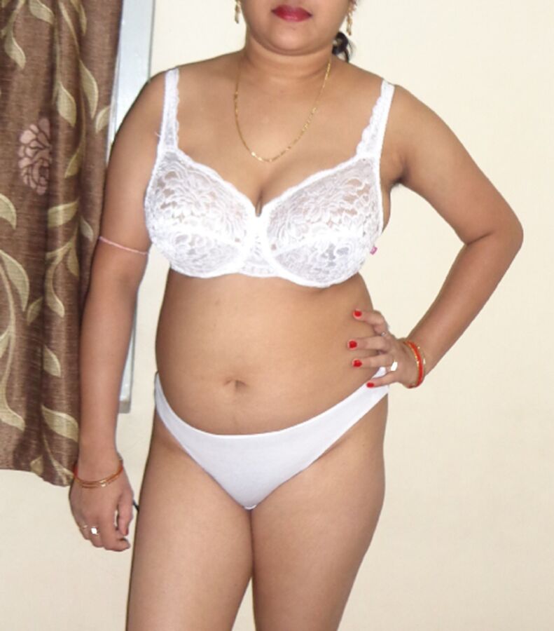 Free porn pics of Indian Wife Babitha 8 of 306 pics
