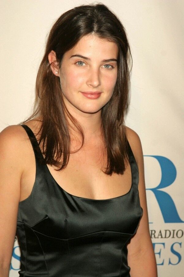 Free porn pics of Cobie Smulders, on top of the Hill 20 of 129 pics