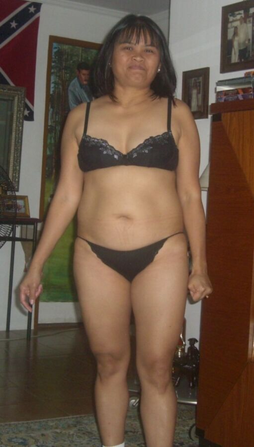 Free porn pics of Filipino wife 11 of 12 pics