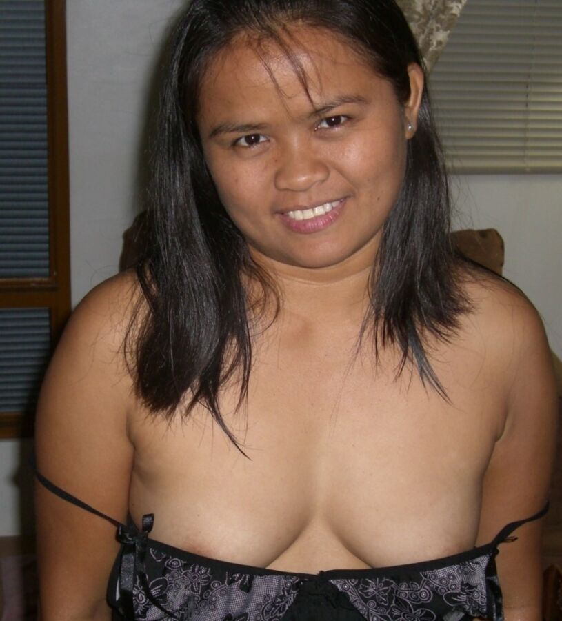 Free porn pics of Filipino wife 9 of 12 pics