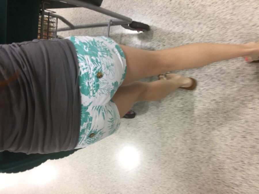 Free porn pics of Tiny ass tramp mom in market 4 of 13 pics