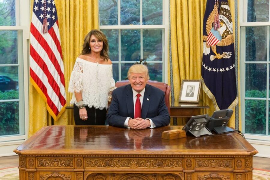 Free porn pics of Sarah & Willow Palin in the Oval Office 1 of 2 pics