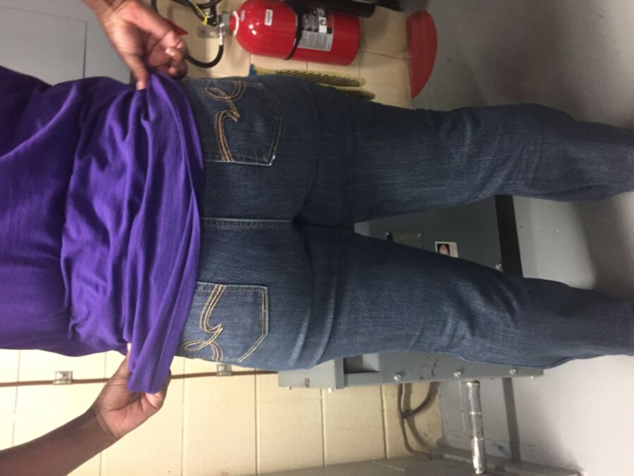 Free porn pics of Big ass at work! 2 of 21 pics