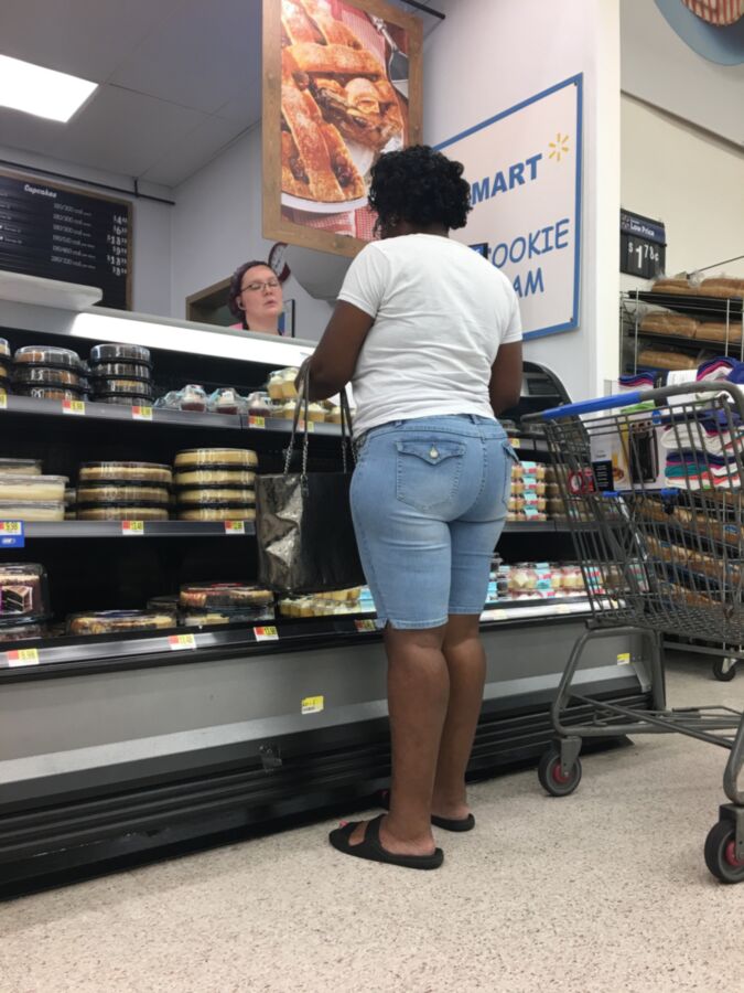 Free porn pics of Store Candids of big booty ebony GRANNY 6 of 16 pics