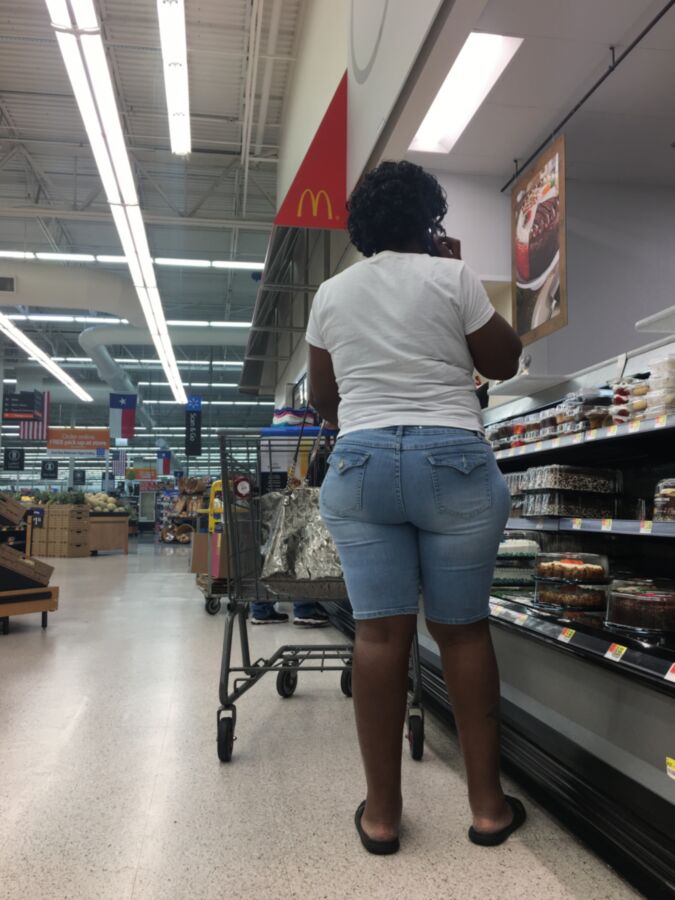 Free porn pics of Store Candids of big booty ebony GRANNY 12 of 16 pics