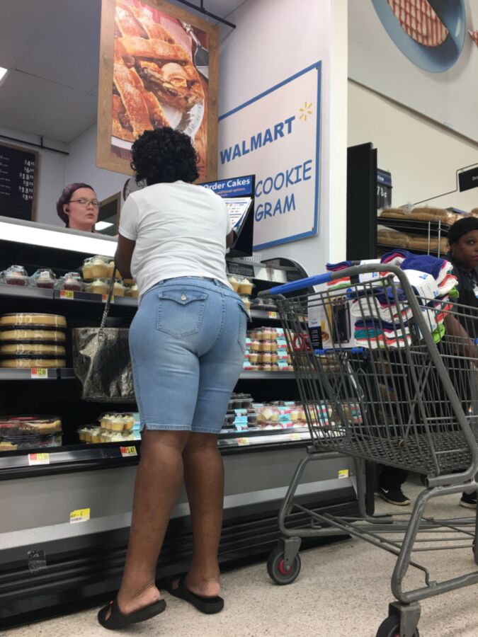 Free porn pics of Store Candids of big booty ebony GRANNY 4 of 16 pics