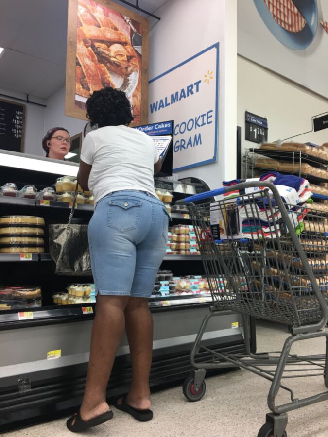 Free porn pics of Store Candids of big booty ebony GRANNY 14 of 16 pics