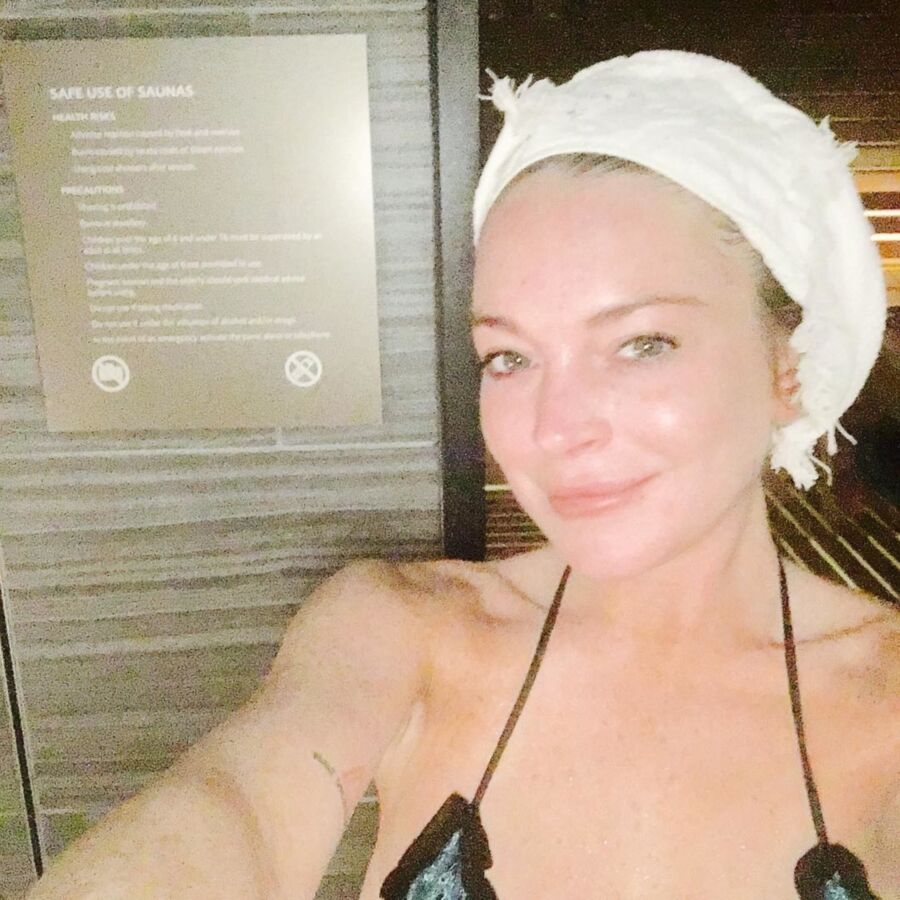 Free porn pics of Abspritzhilfen - Lindsay Lohan 14 of 100 pics