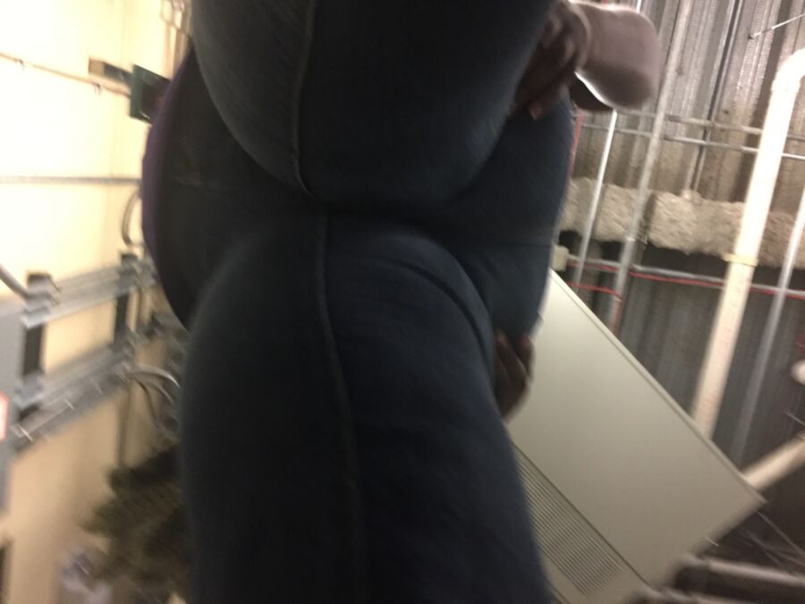 Free porn pics of Big ass at work! 19 of 21 pics