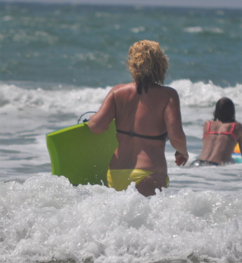 Free porn pics of My yellow bikini pissing in the Sea Linda Finemb 15 of 28 pics