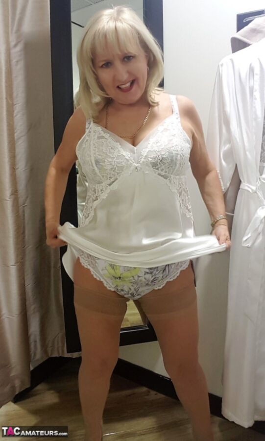 Free porn pics of Big-assed curvy Gran. Whats not to like? 20 of 40 pics