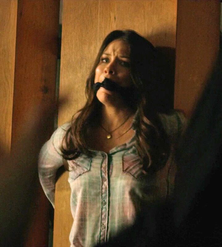 Free porn pics of Evangeline Lilly tied up and gagged 12 of 30 pics