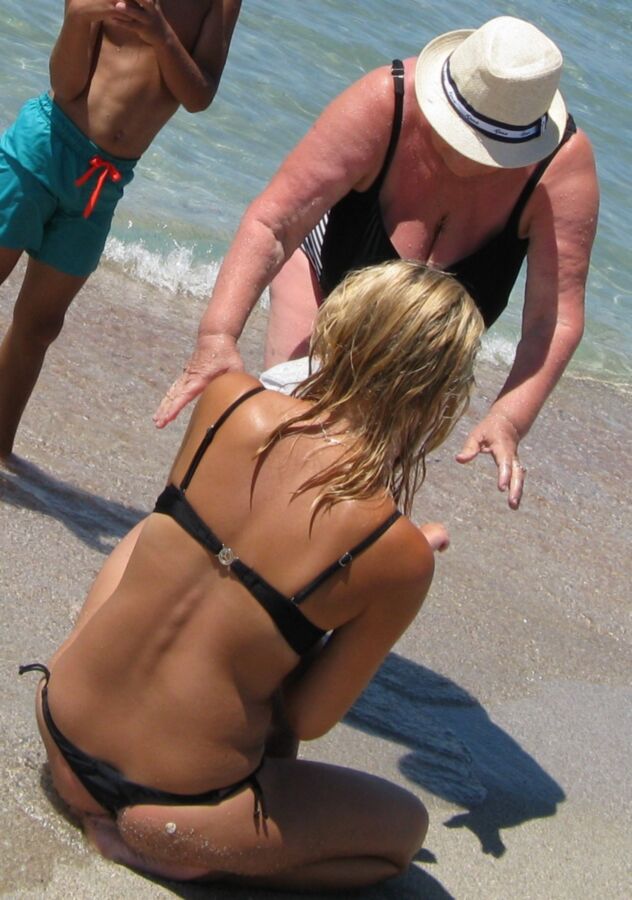 Free porn pics of Huge Tit Granny Beach candid 2 of 25 pics