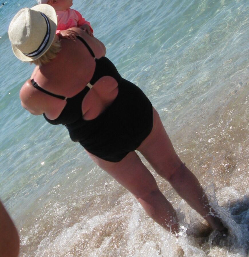 Free porn pics of Huge Tit Granny Beach candid 17 of 25 pics