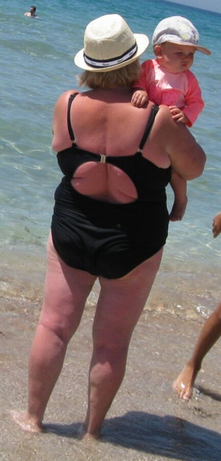 Free porn pics of Huge Tit Granny Beach candid 21 of 25 pics