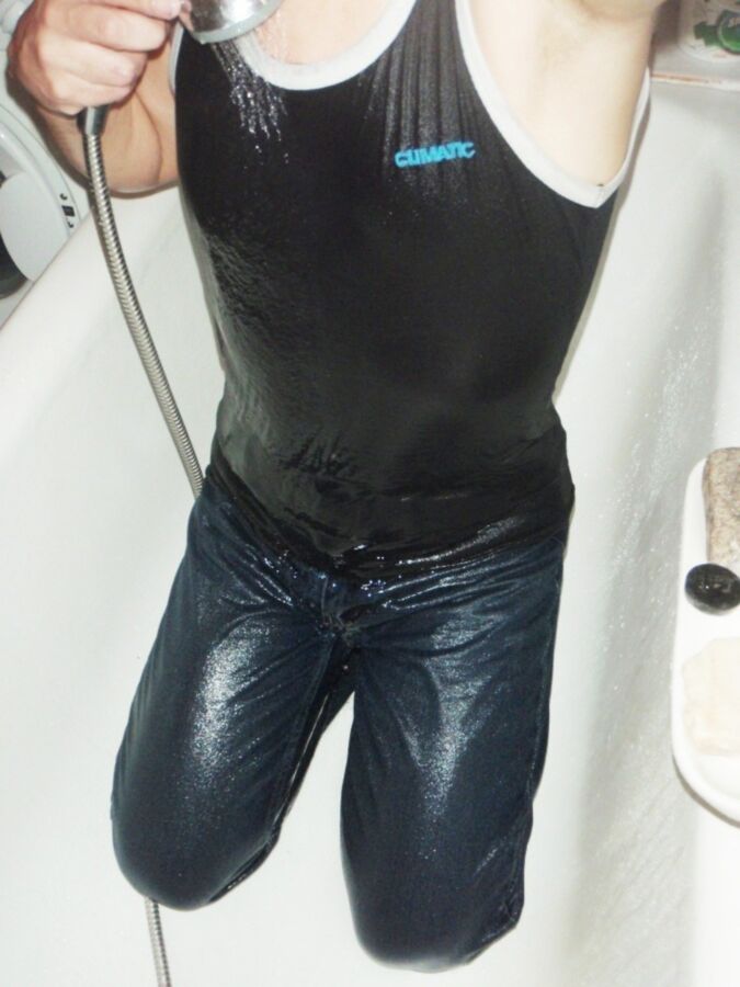 Free porn pics of My wet old blue jeans  23 of 85 pics